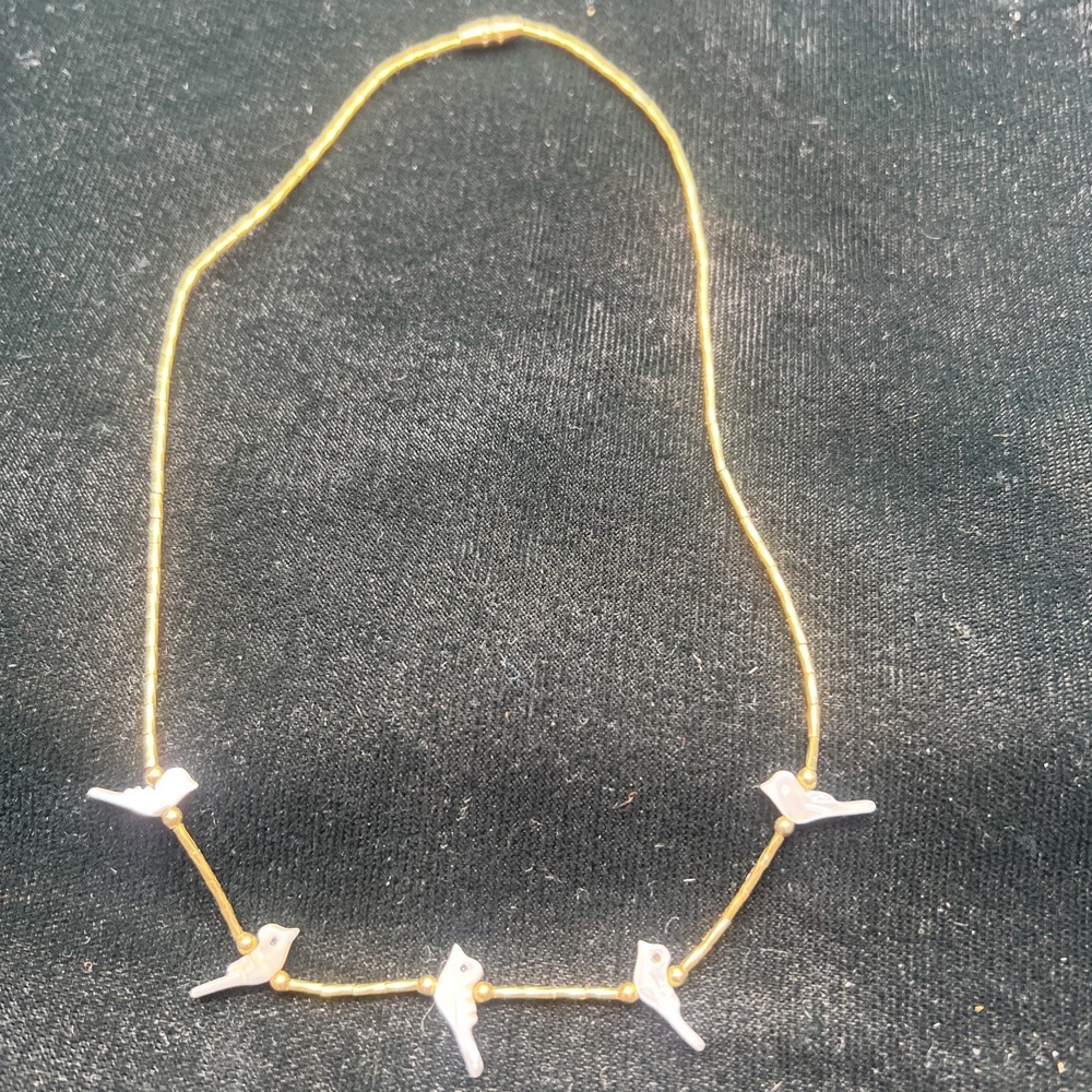 Vintage Mother of Pearl Bird Fetish Gold Tone Barrel Clasp 15" Long Necklace - Picture 1 of 6